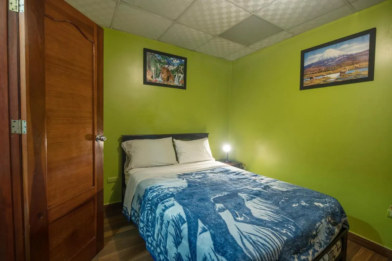 Hostal Downtown Quito Pensión