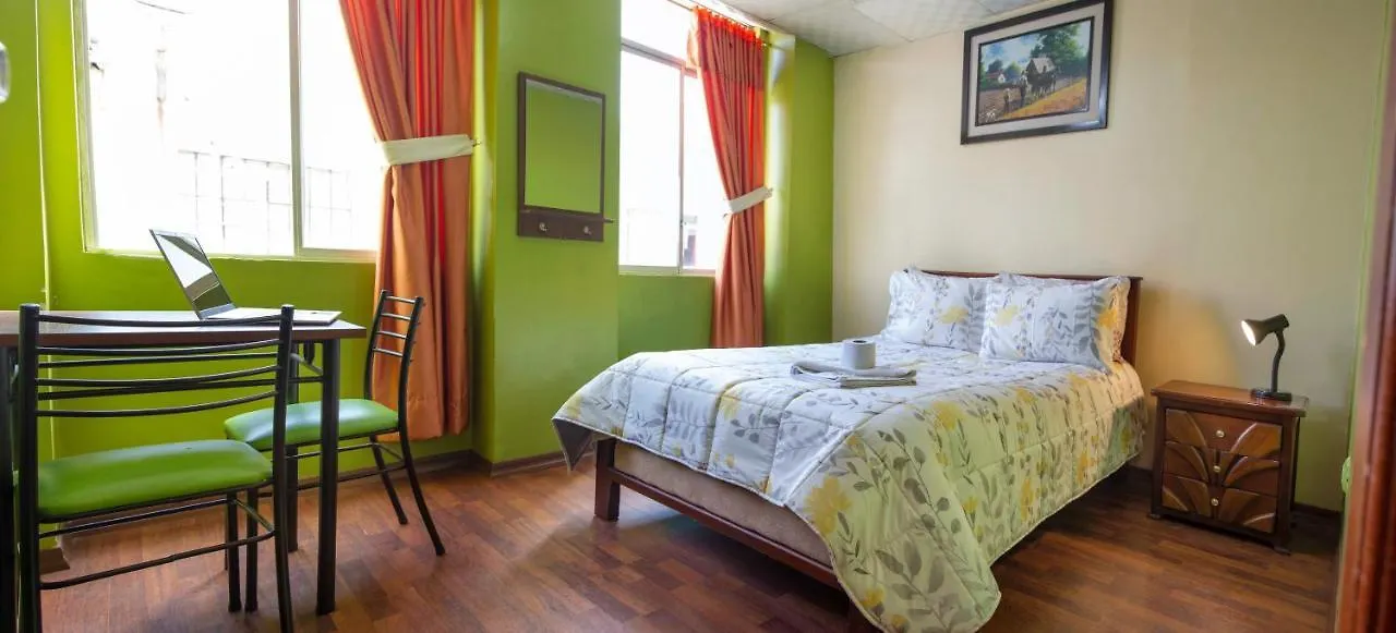Pensión Hostal Downtown Quito